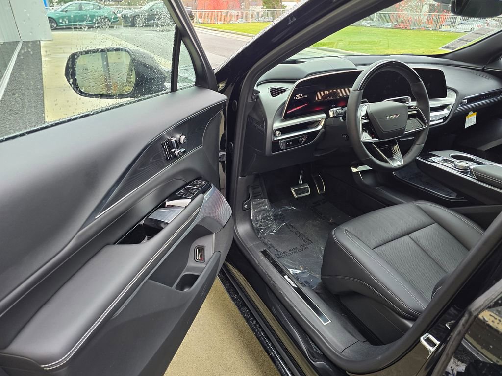 New 2026 Cadillac Lyriq V AWD/4WD image 19