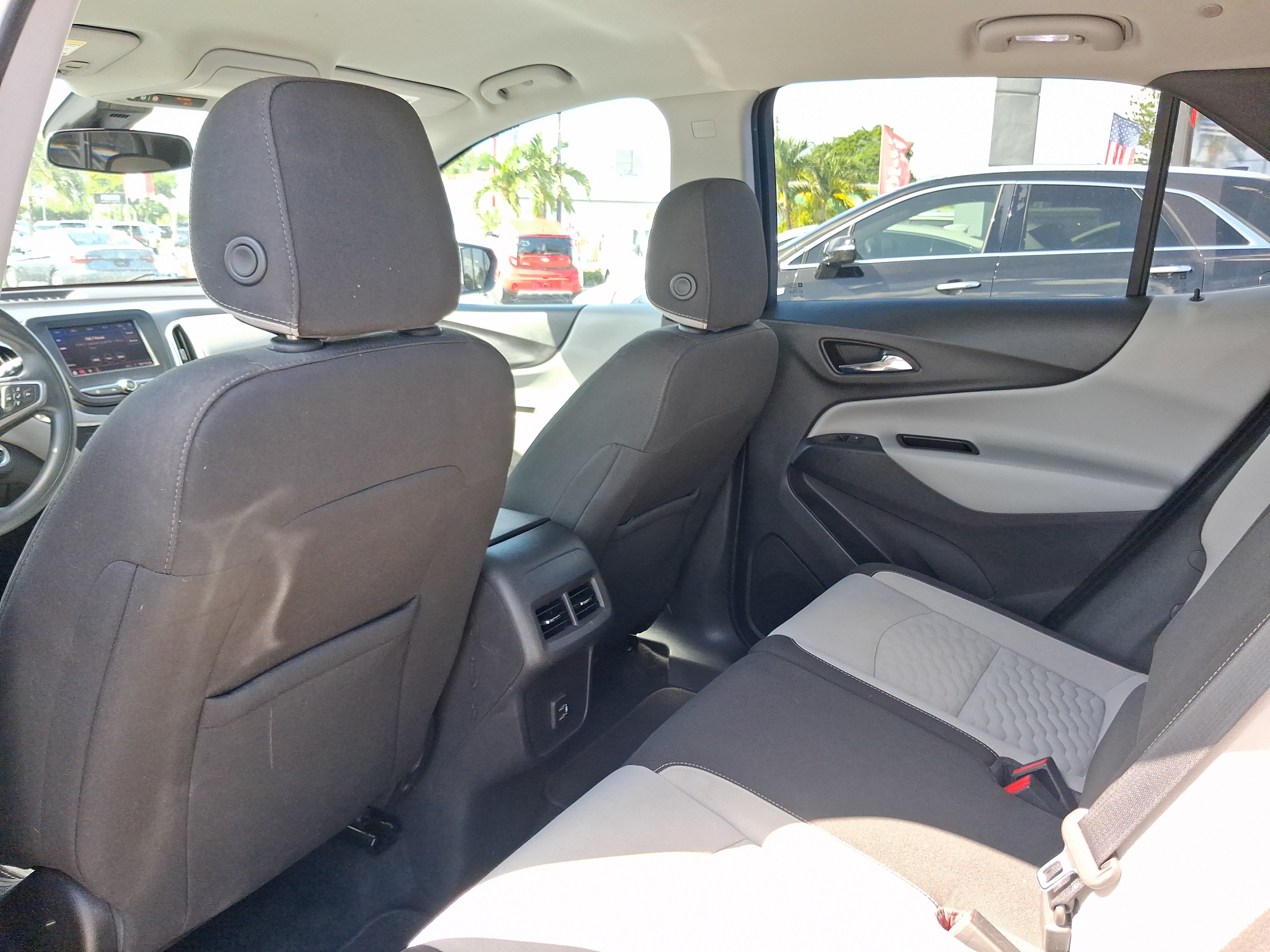 Used 2020 Chevrolet Equinox LT FWD image 21