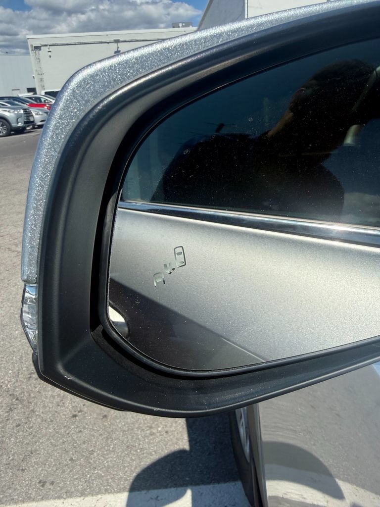 Used 2025 Toyota Grand Highlander AWD image 21