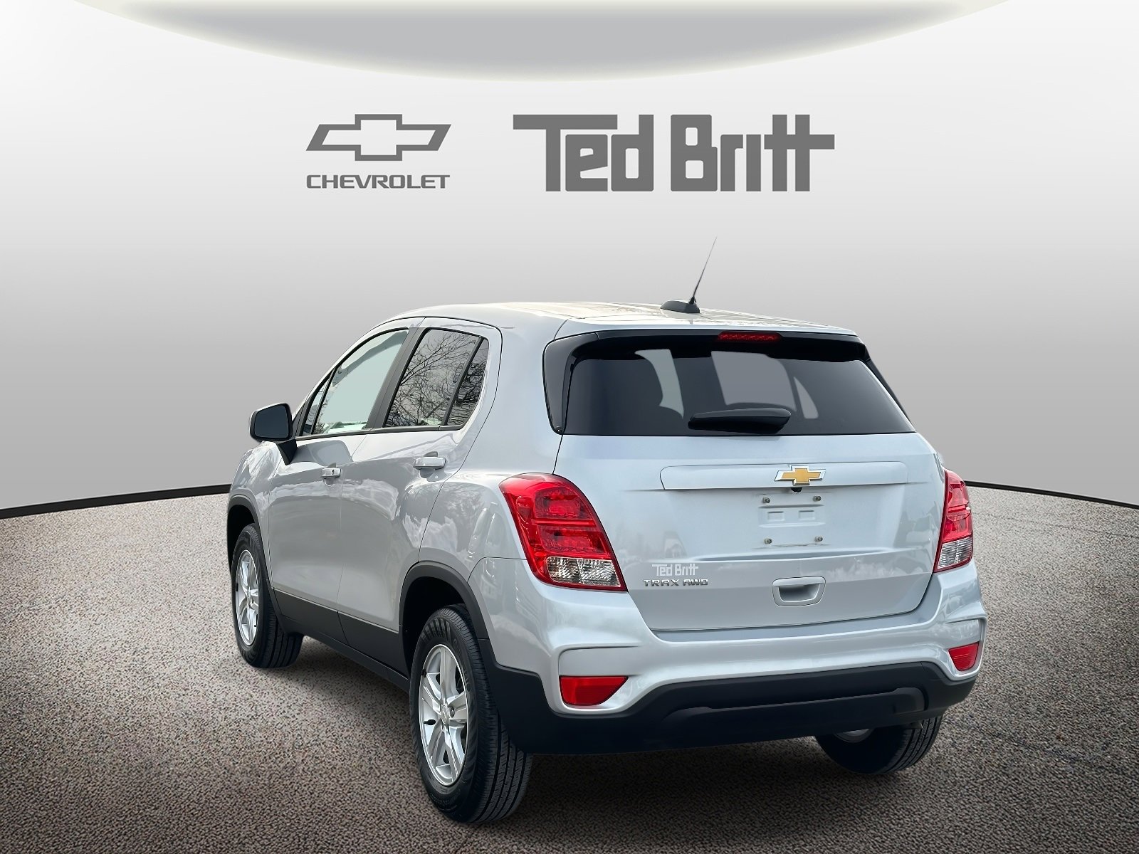 Used 2022 Chevrolet Trax LS w/ Tint and Cruise Package image 6