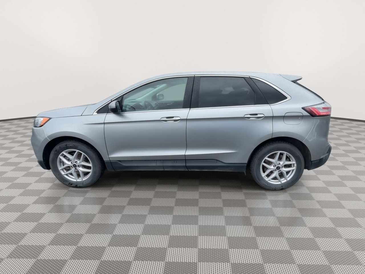 Used 2024 Ford Edge SEL AWD/4WD image 5