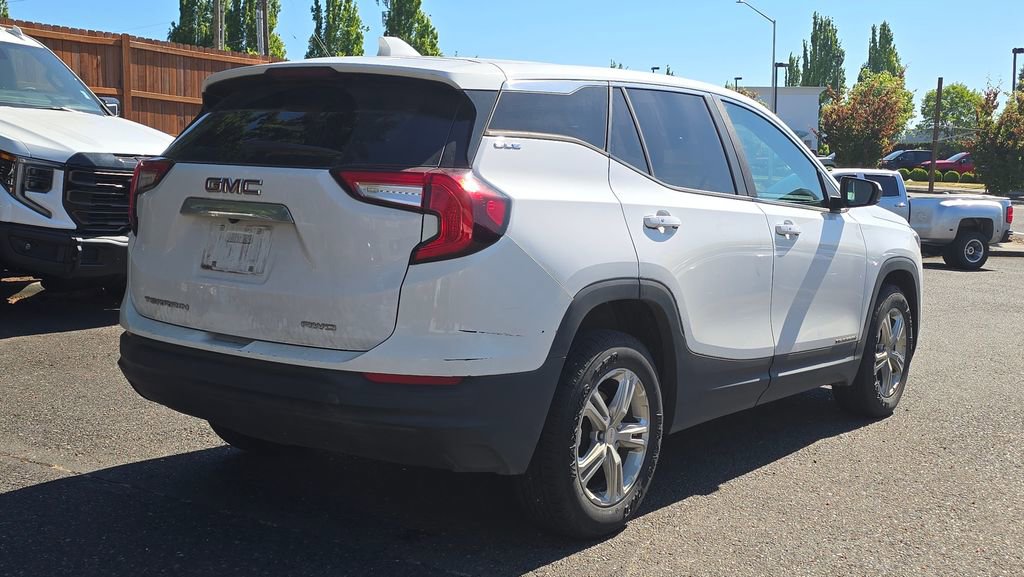 Used 2022 GMC Terrain SLE AWD/4WD image 3