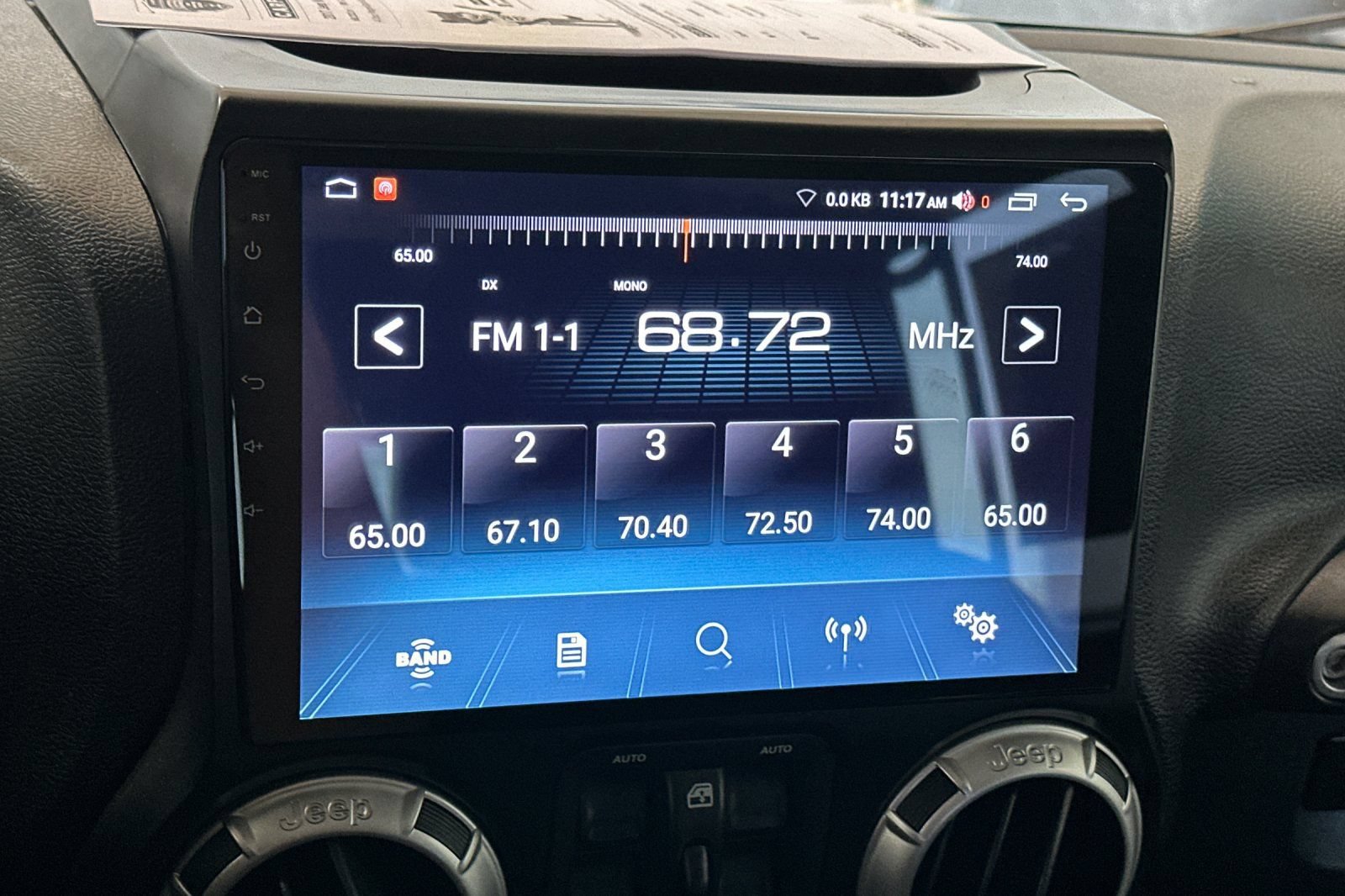 Used 2017 Jeep Wrangler Unlimited Sahara w/ Connectivity Group AWD/4WD image 20