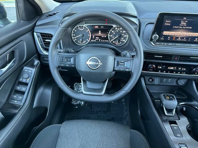 Used 2026 Nissan Rogue SV FWD image 16