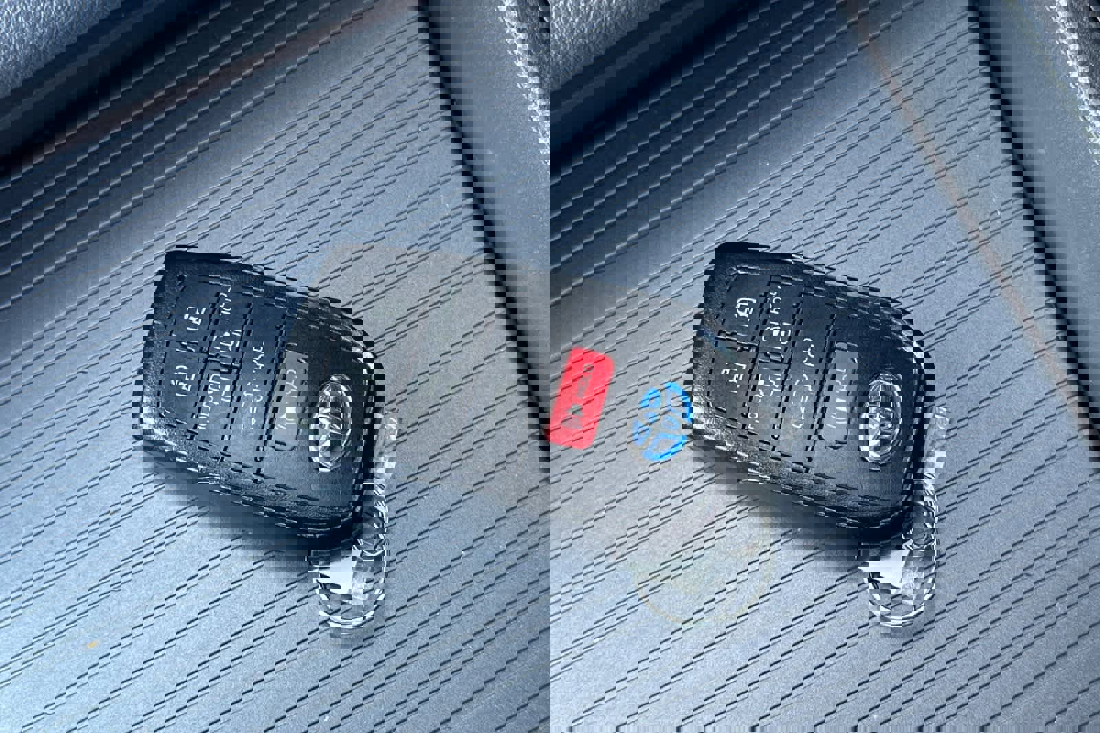 Used 2021 Toyota Sienna XSE image 25