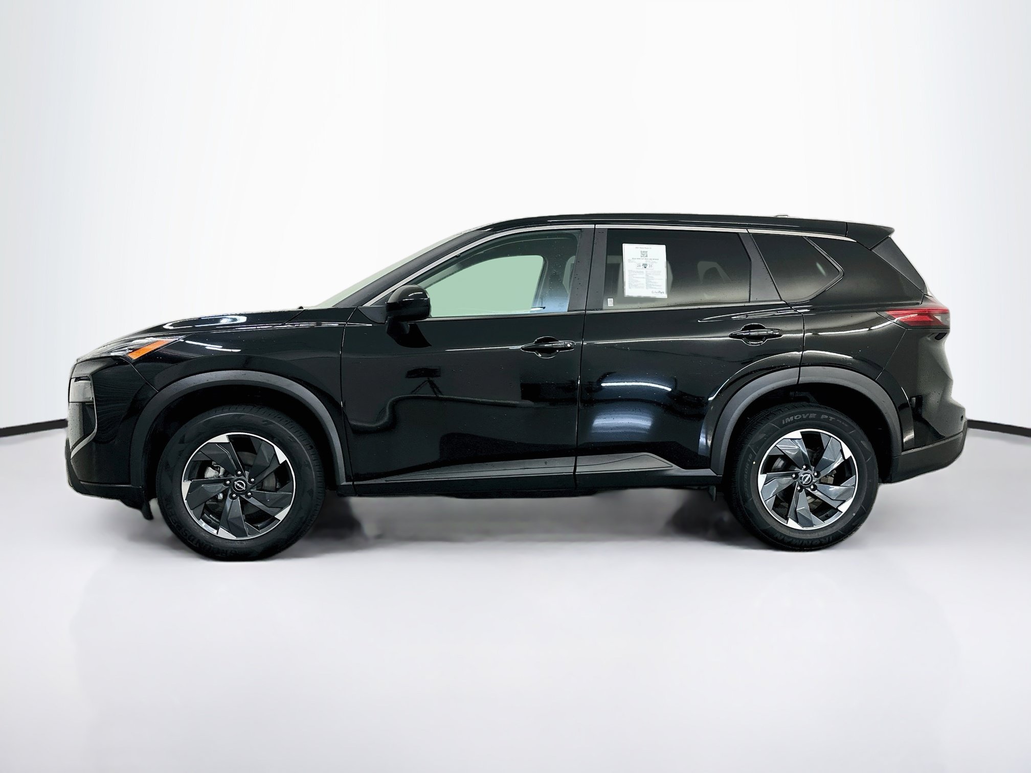 Used 2024 Nissan Rogue SV AWD/4WD image 4