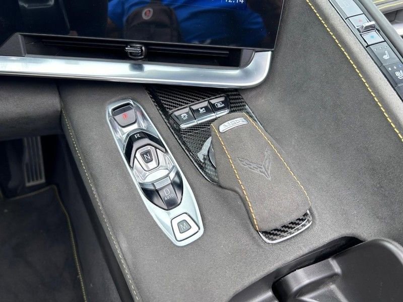 Used 2021 Chevrolet Corvette Stingray Premium Conv w/ Z51 Performance Package image 19