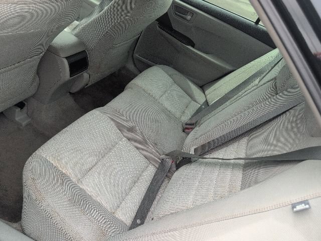 Used 2015 Toyota Camry LE w/ Moonroof Package FWD image 12