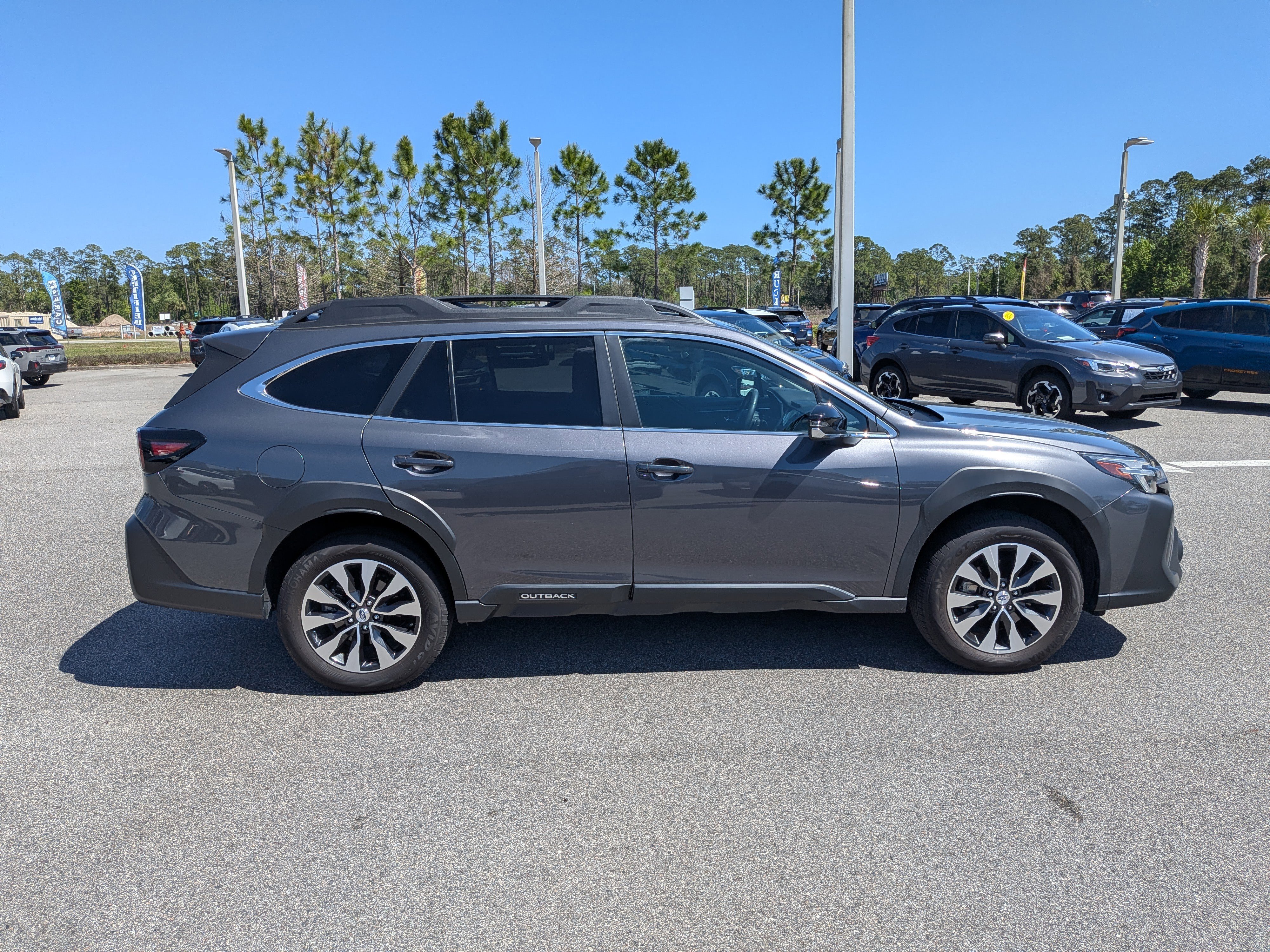 Certified 2025 Subaru Outback Limited w/ Tech Package 3 AWD/4WD image 3