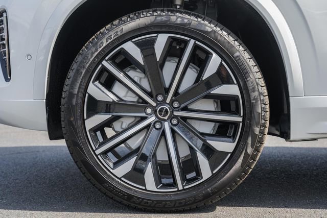 New 2026 Volvo XC90 T8 Plus w/ Protection Package Premier image 17