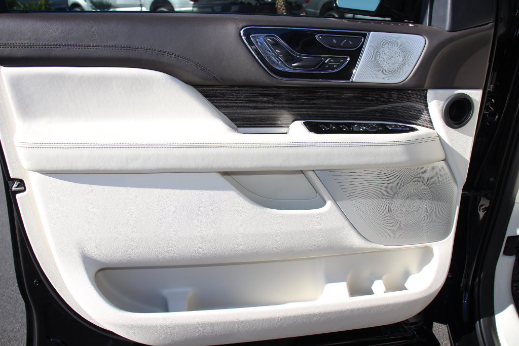 Certified 2023 Lincoln Navigator Black Label AWD/4WD image 17