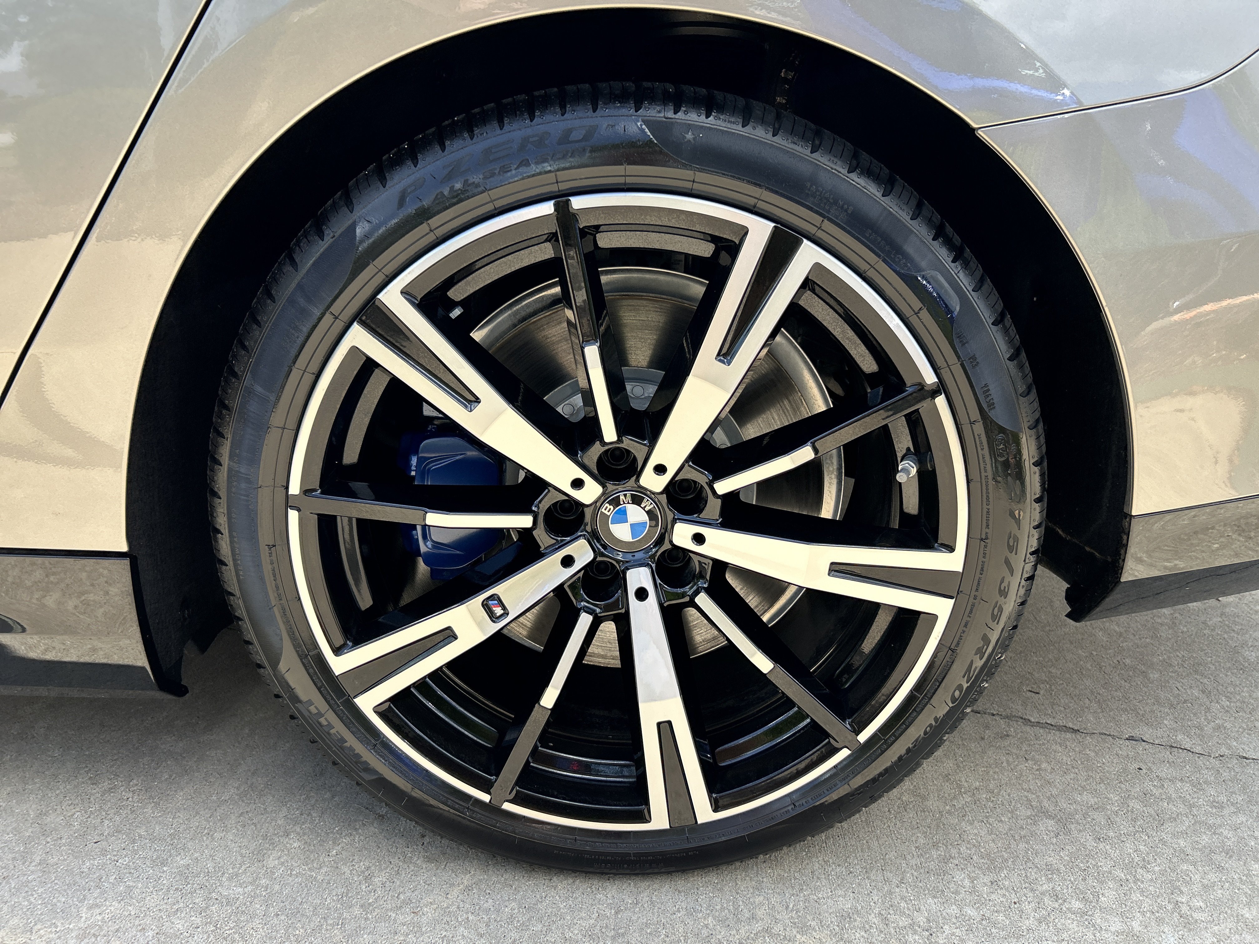 New 2026 BMW 550e xDrive AWD/4WD image 26