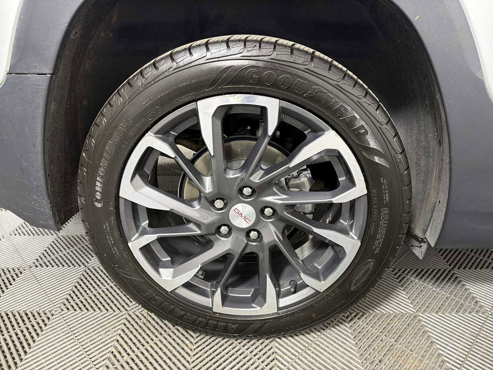 Used 2022 GMC Terrain SLT w/ Infotainment Package II FWD image 15