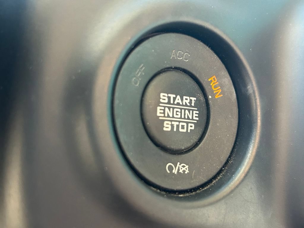 Used 2019 Jeep Wrangler Unlimited Sahara AWD/4WD image 19