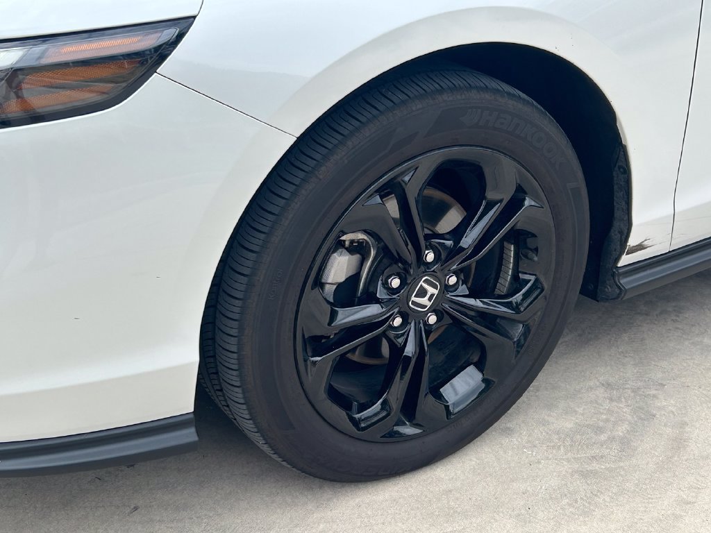 Used 2025 Honda Accord SE image 9
