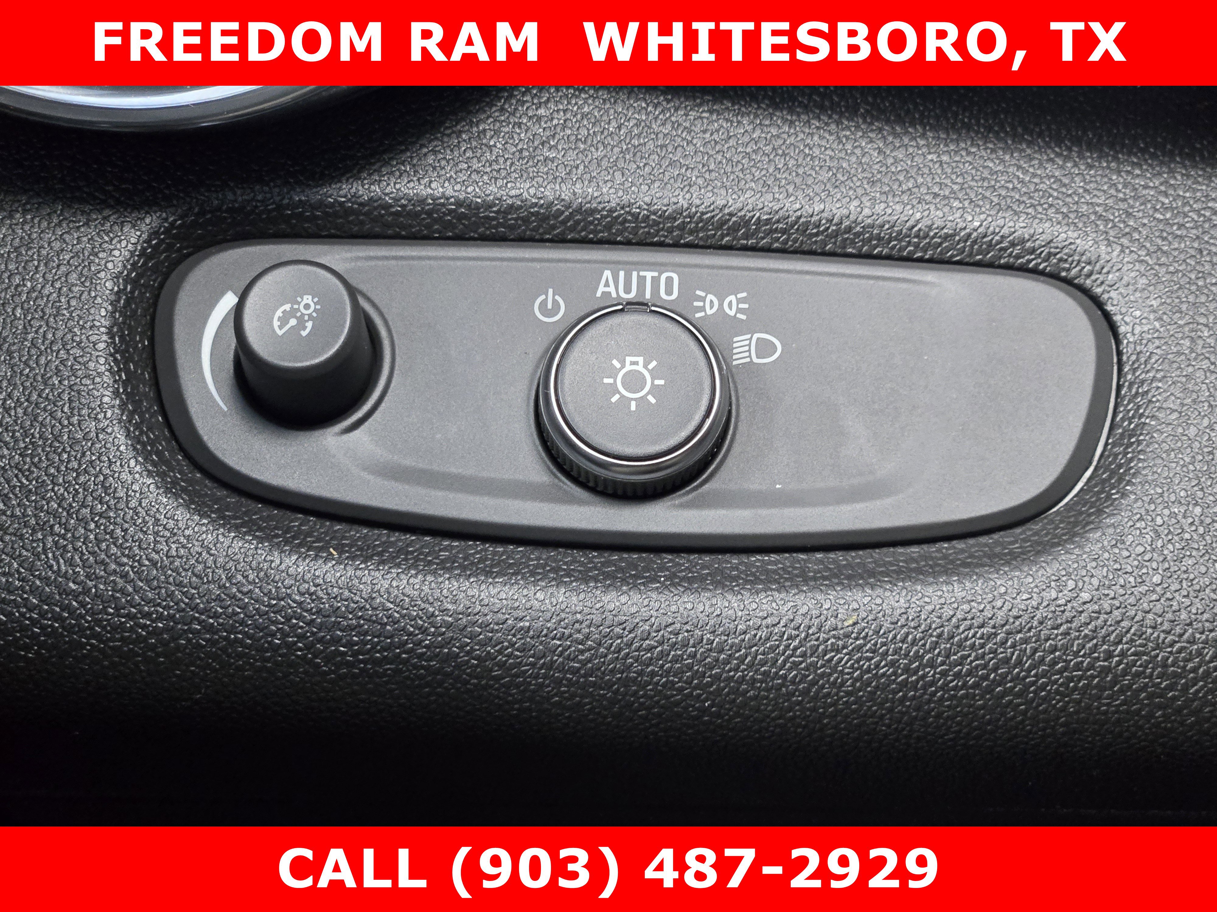 Used 2025 Chevrolet Trax LT w/ LT Convenience Package image 15