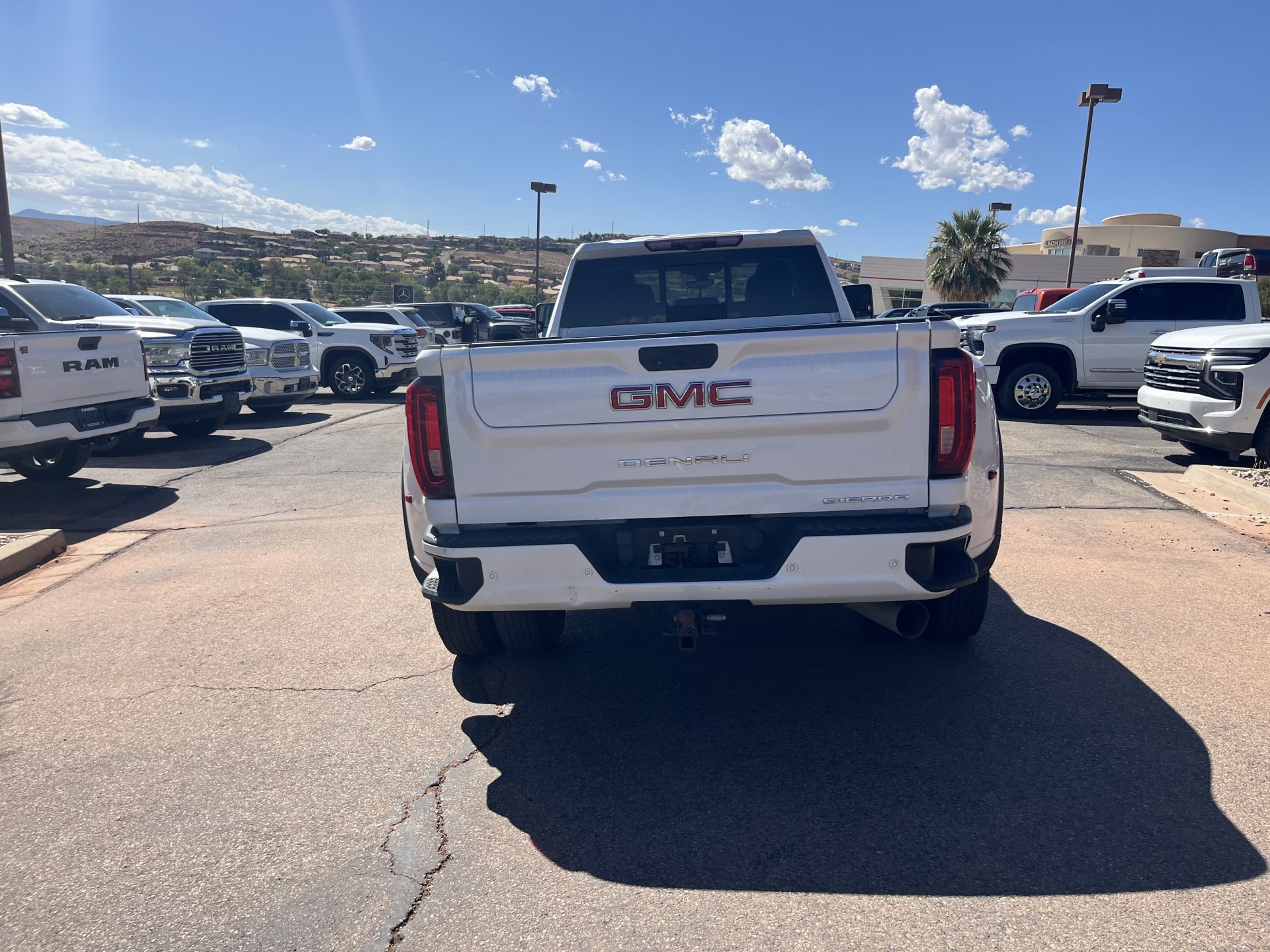 Used 2023 GMC Sierra 3500 Denali w/ Denali Ultimate Package AWD/4WD image 1