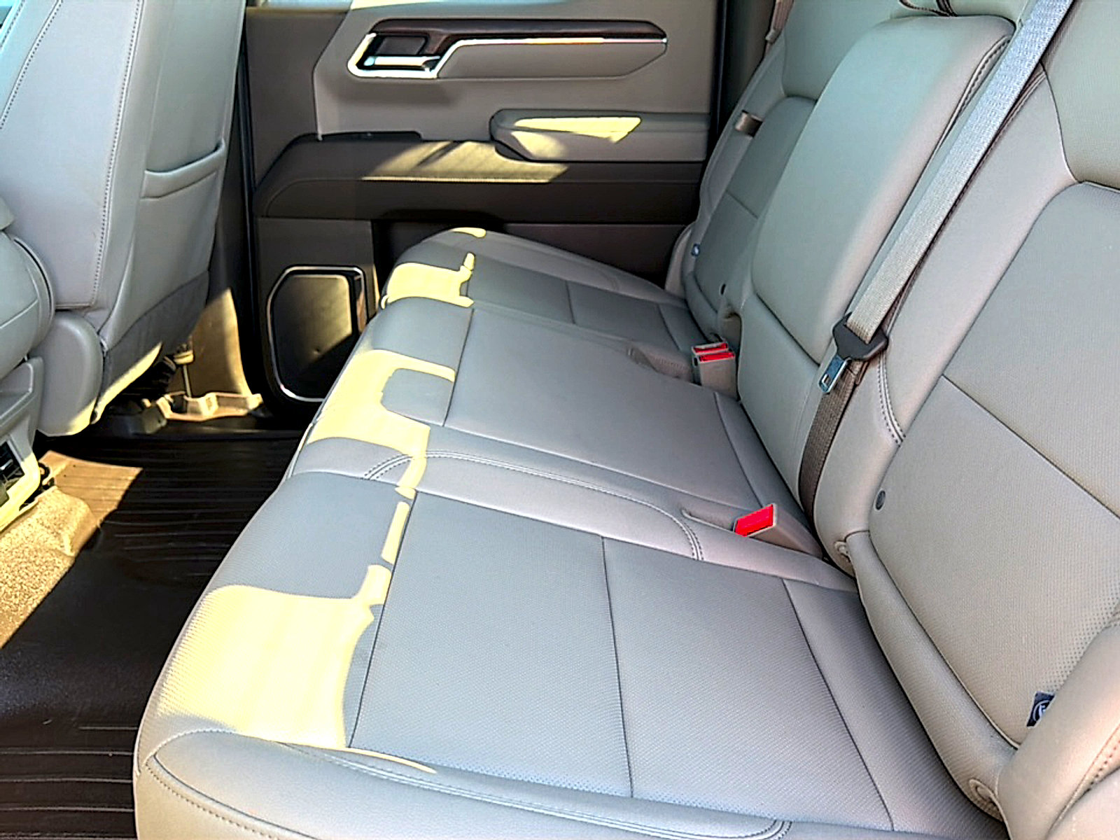 Used 2024 GMC Sierra 1500 SLT AWD/4WD image 18