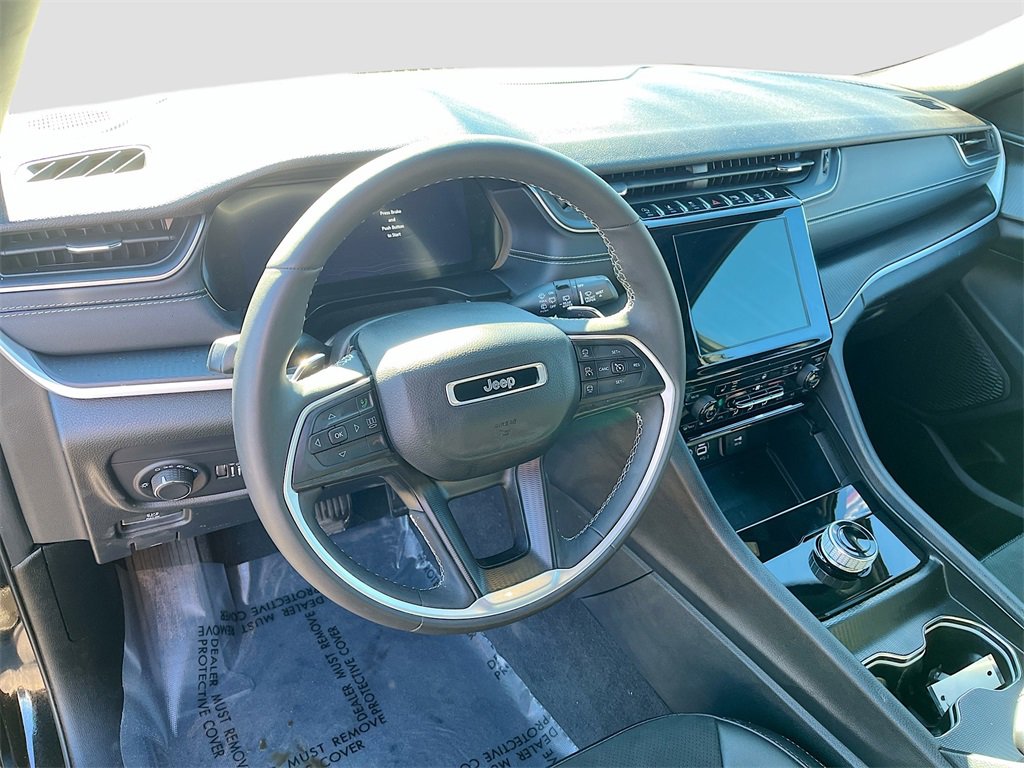 Used 2024 Jeep Grand Cherokee L Altitude image 9