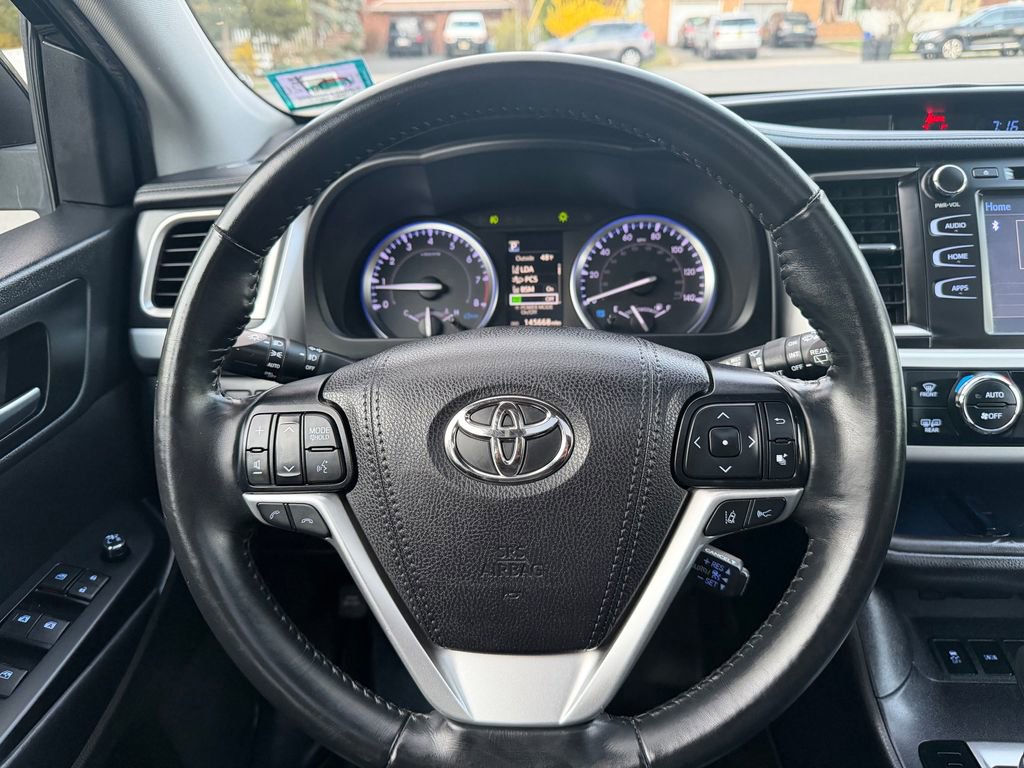 Used 2019 Toyota Highlander SE AWD/4WD image 15