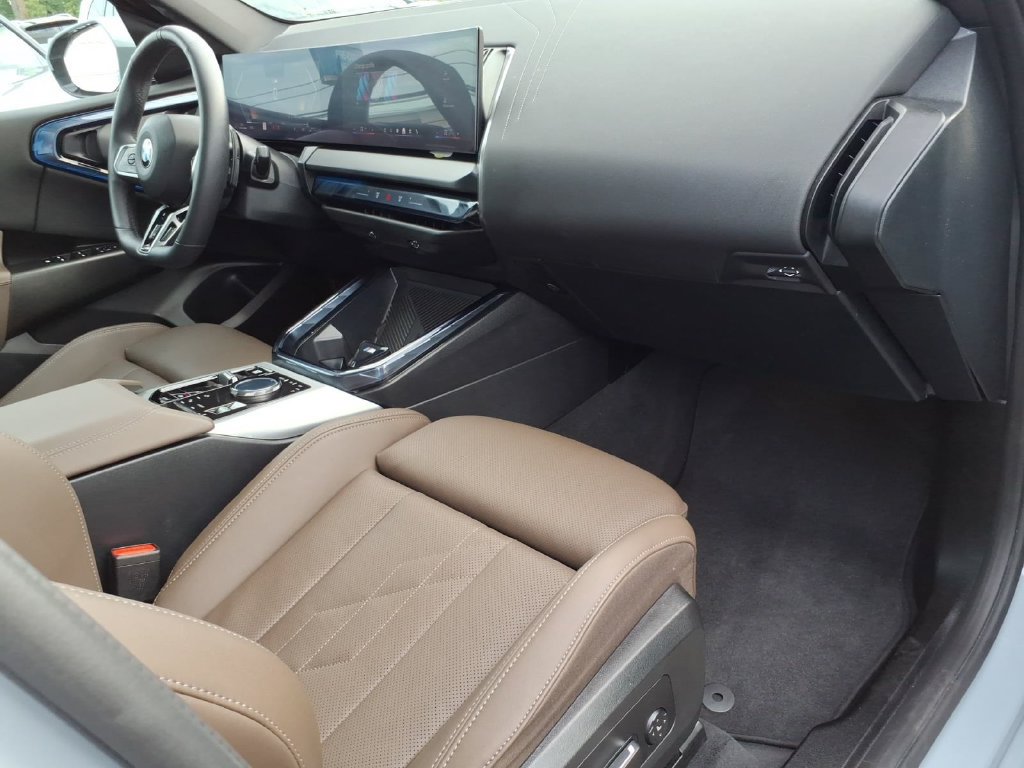 Used 2025 BMW X3 xDrive30i AWD/4WD image 9