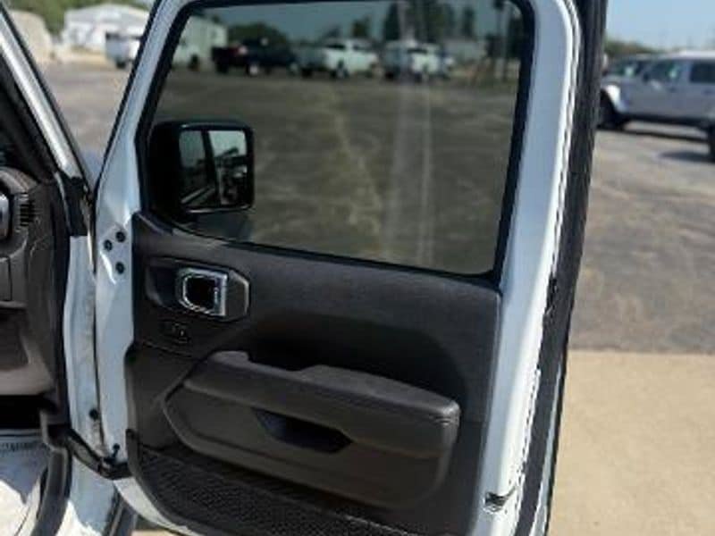 Used 2021 Jeep Wrangler Unlimited Rubicon w/ Xtreme Recon 35" Tire Package AWD/4WD image 30