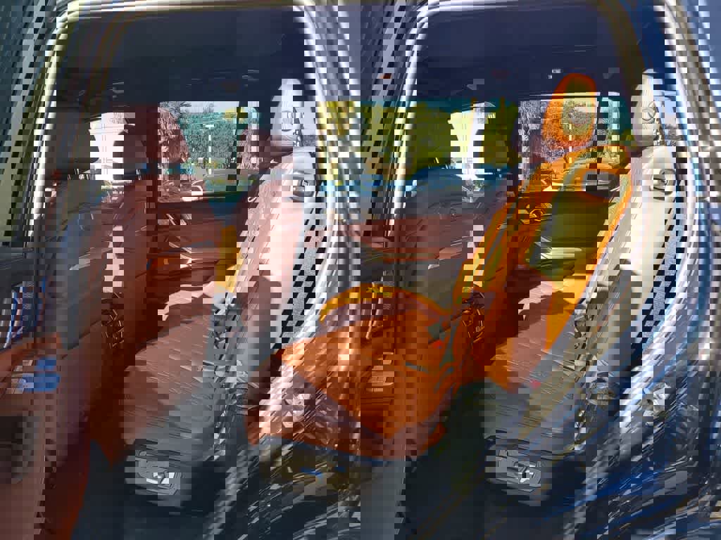 Used 2024 BMW X7 M60i w/ Executive Package image 11