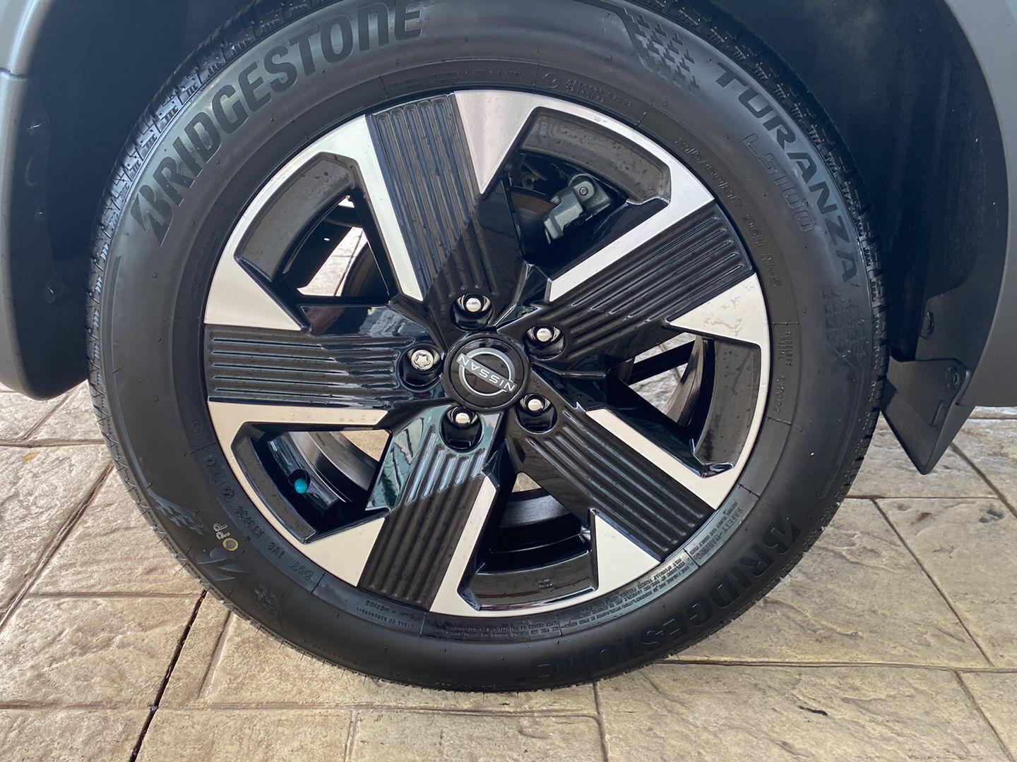 Certified 2025 Nissan Kicks SV AWD/4WD image 12