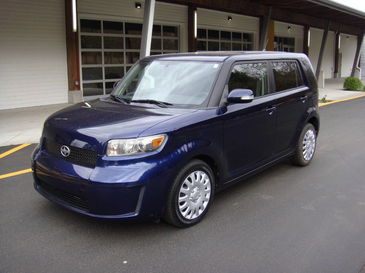 Used 2008 Scion xB image 2