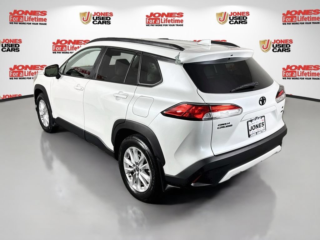 Certified 2022 Toyota Corolla Cross LE w/ Moonroof Package AWD/4WD image 2