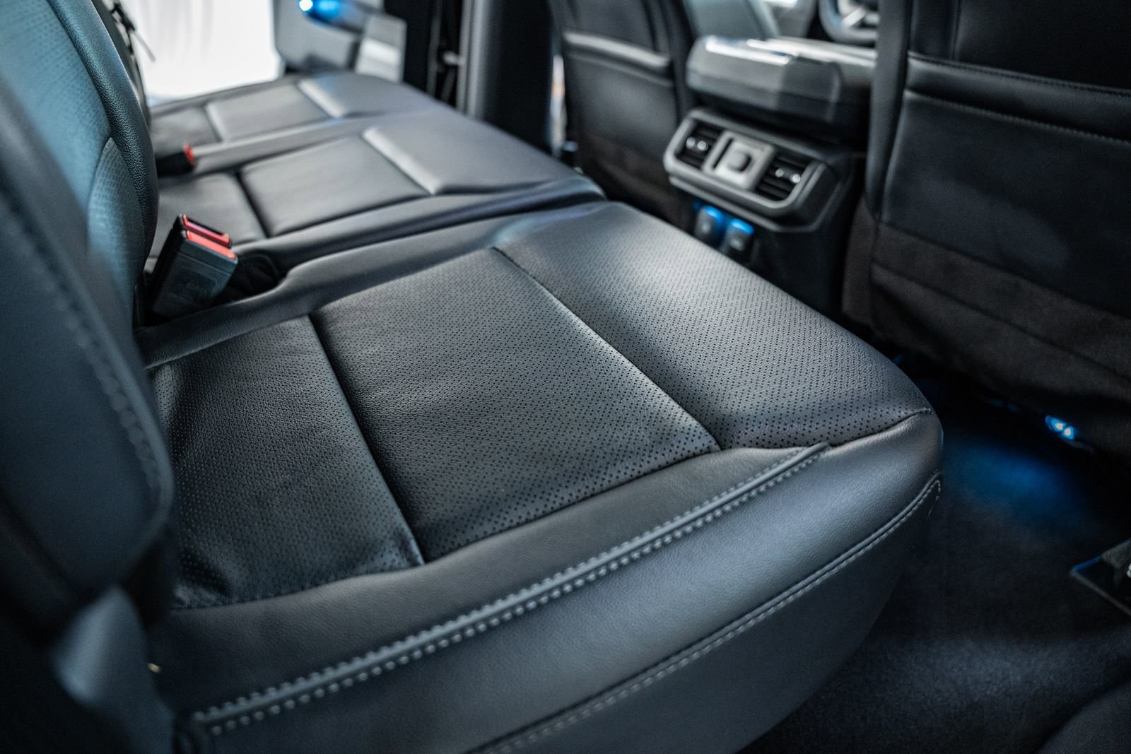 Certified 2024 Ford F150 Lariat image 39