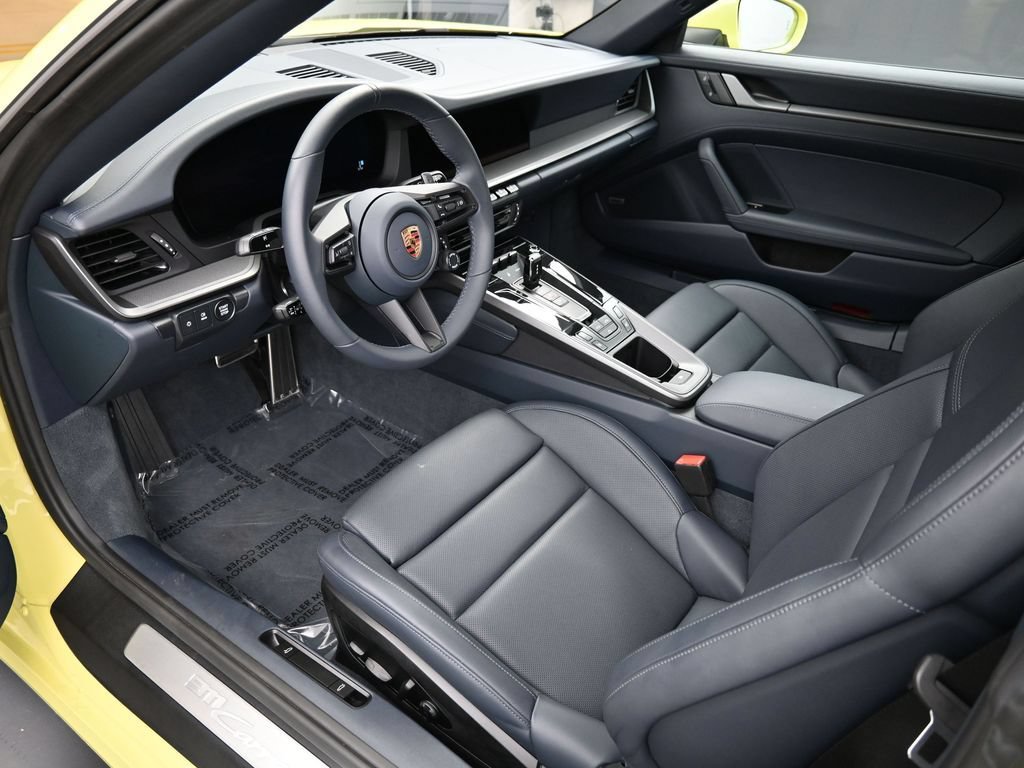 Certified 2025 Porsche 911 Carrera RWD image 4