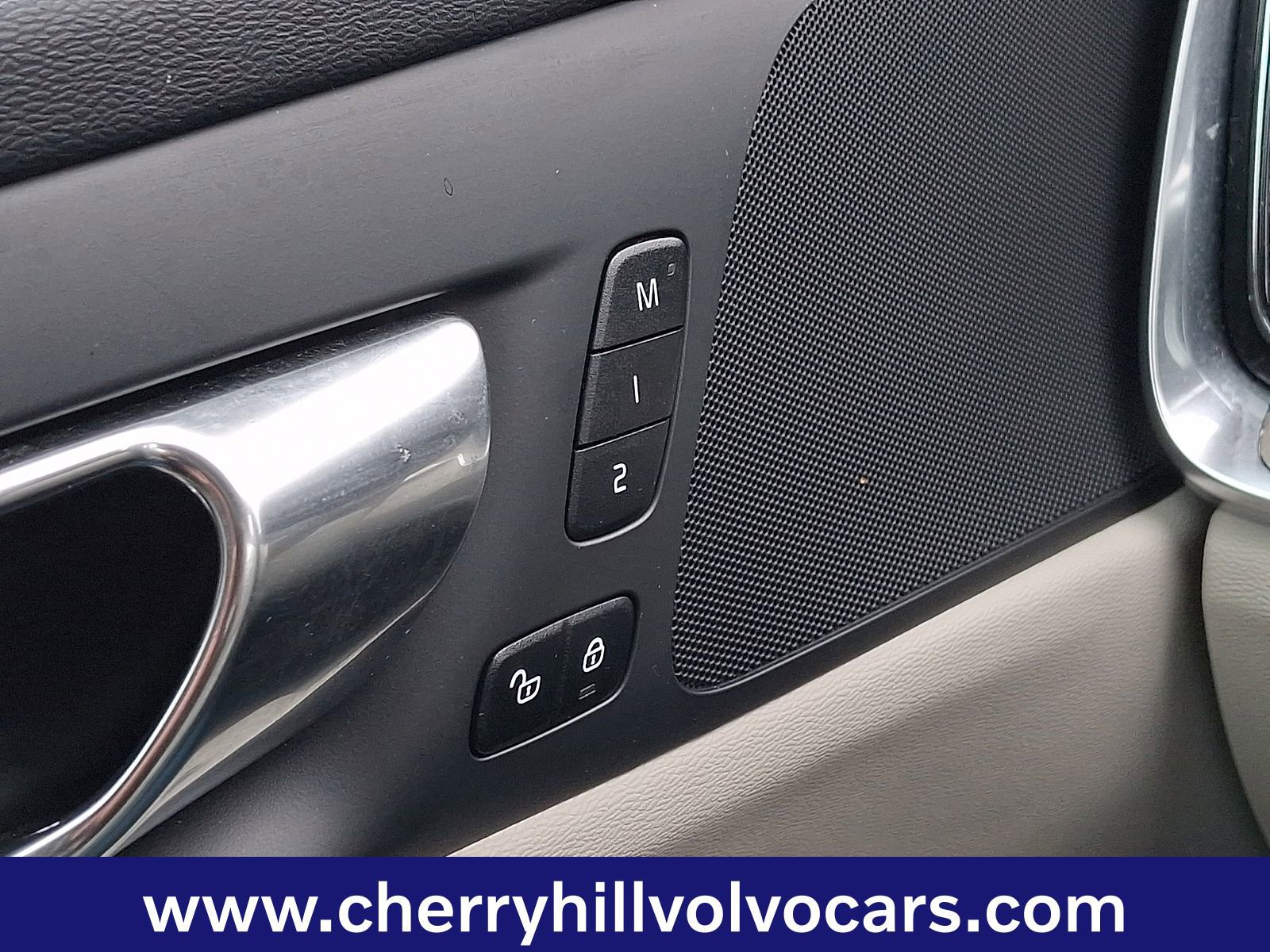 Certified 2023 Volvo V60 B5 Cross Country Plus w/ Protection Package Premier image 26