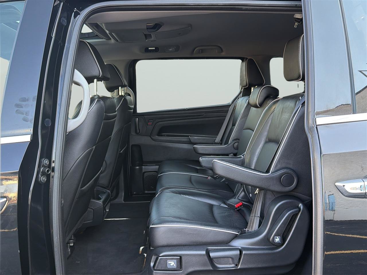 Used 2024 Honda Odyssey Elite image 18