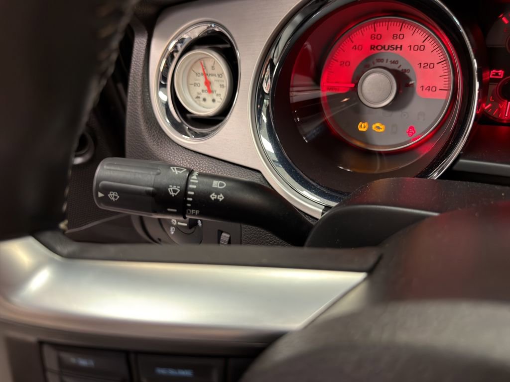 Used 2010 Ford Mustang GT Premium RWD image 27