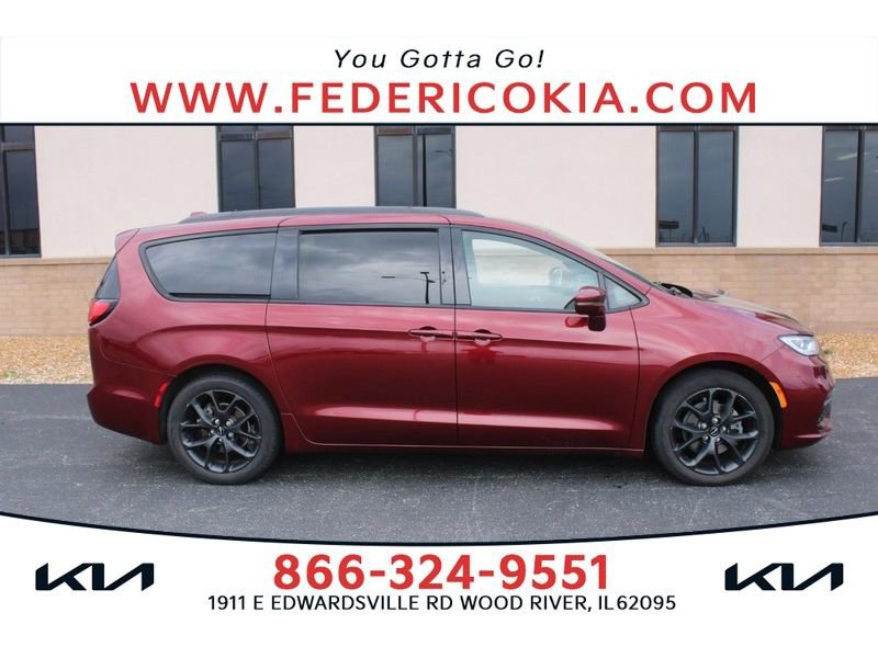 Used 2021 Chrysler Pacifica Touring-L w/ S Appearance Package FWD image 1
