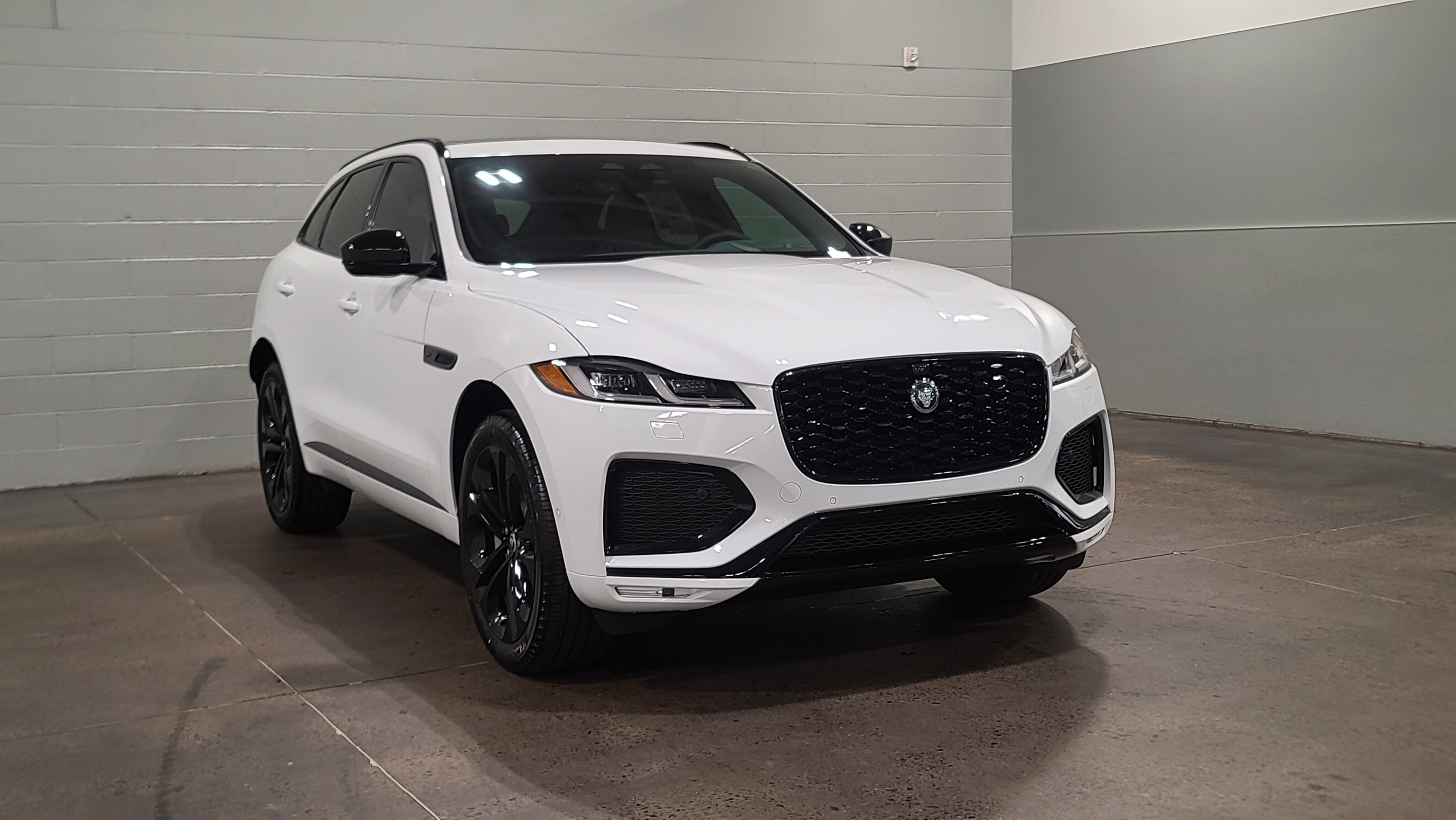 New 2026 Jaguar F-PACE R-Dynamic S AWD/4WD image 11