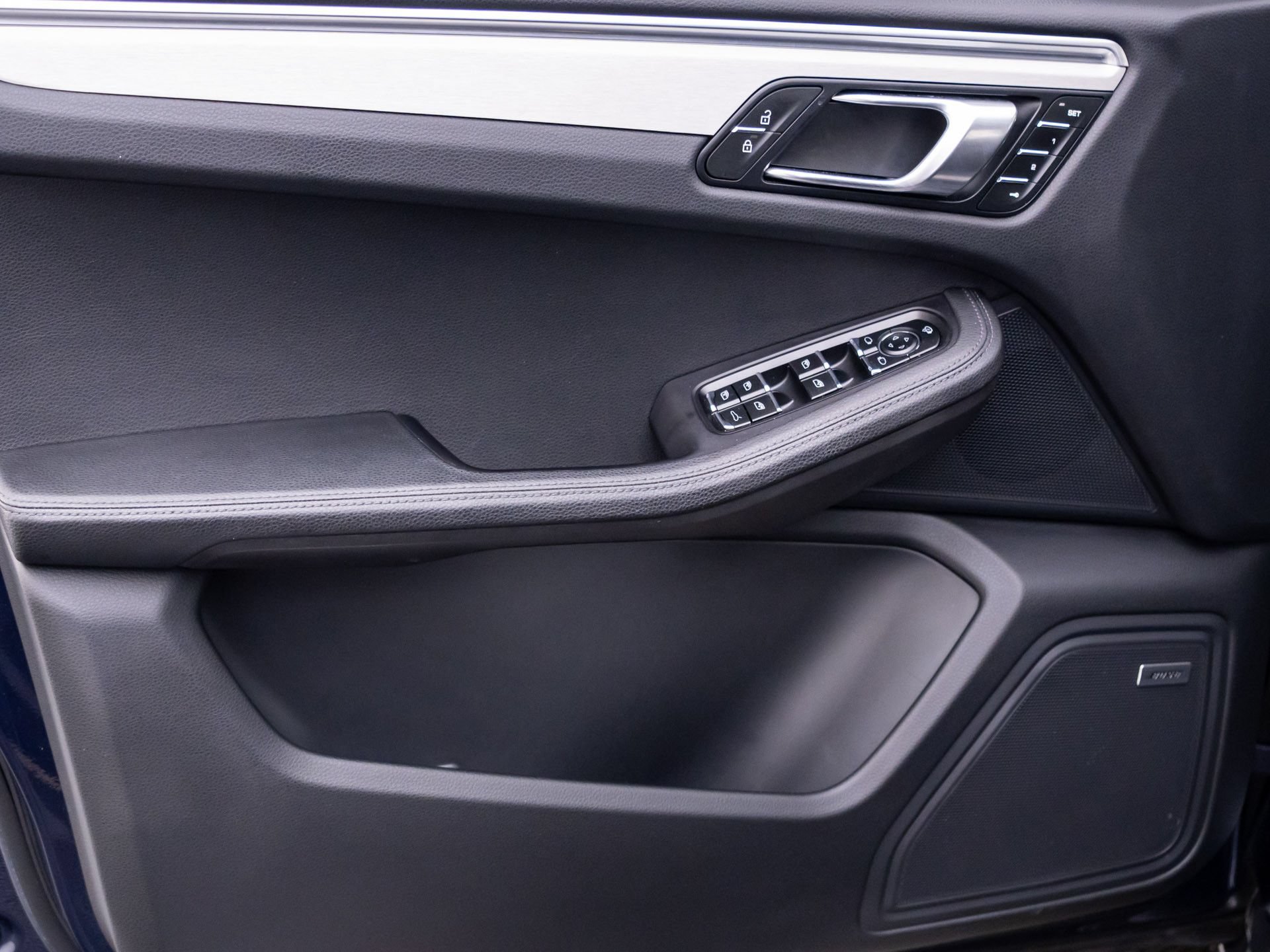 Certified 2023 Porsche Macan AWD/4WD image 14