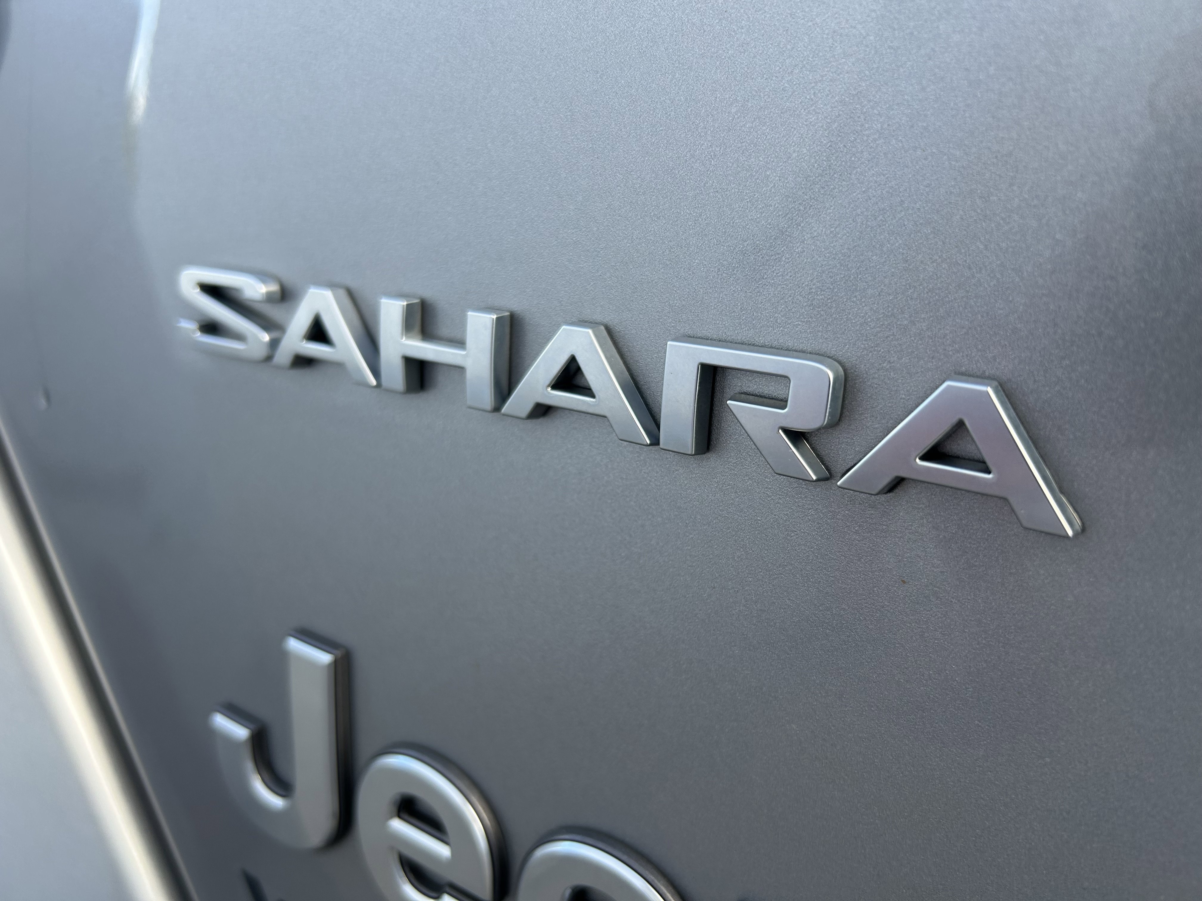 Used 2019 Jeep Wrangler Unlimited Sahara w/ Uconnect 4C Nav & Sound Group image 8