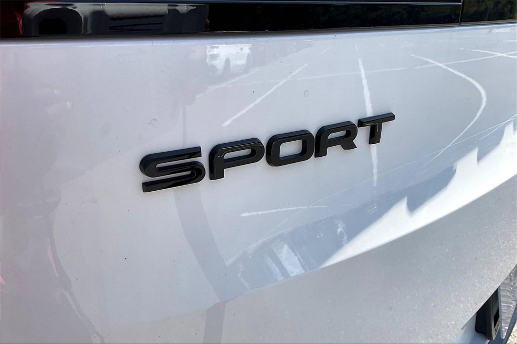 Used 2025 Land Rover Range Rover Sport Dynamic SE image 9