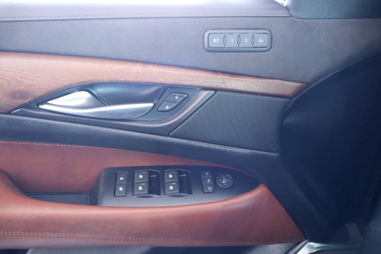 Used 2018 Cadillac Escalade Luxury RWD image 26
