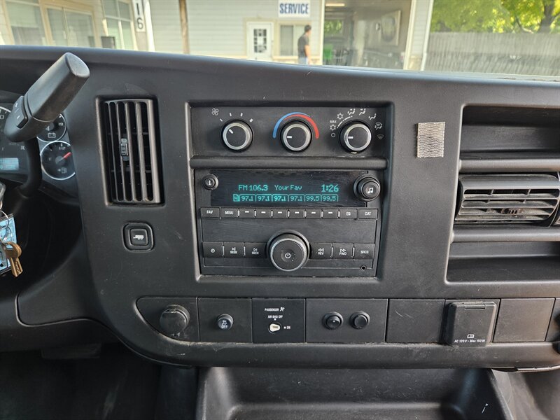 Used 2015 Chevrolet Express 2500 RWD image 14
