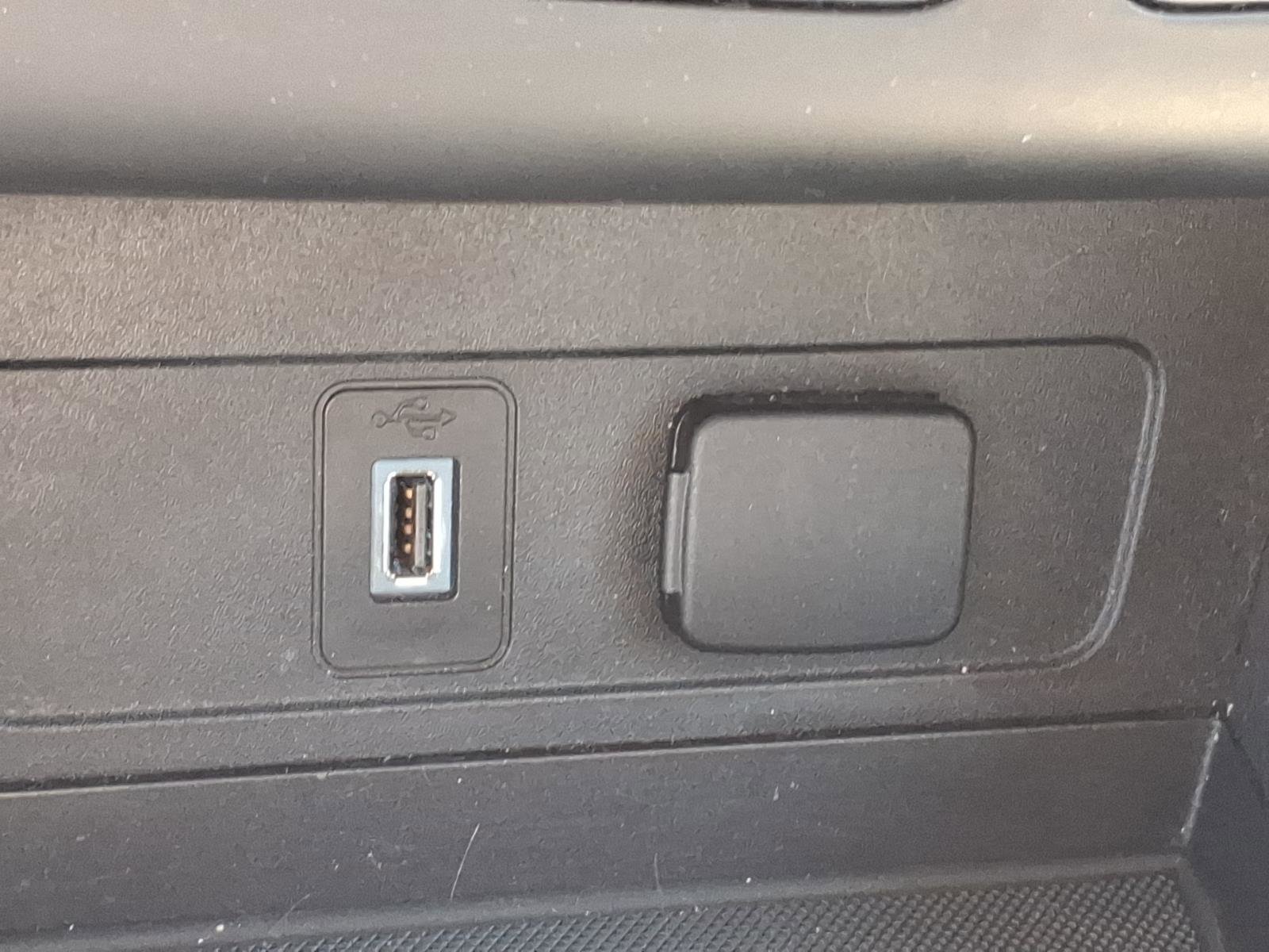 Used 2018 Ford Escape SE image 17