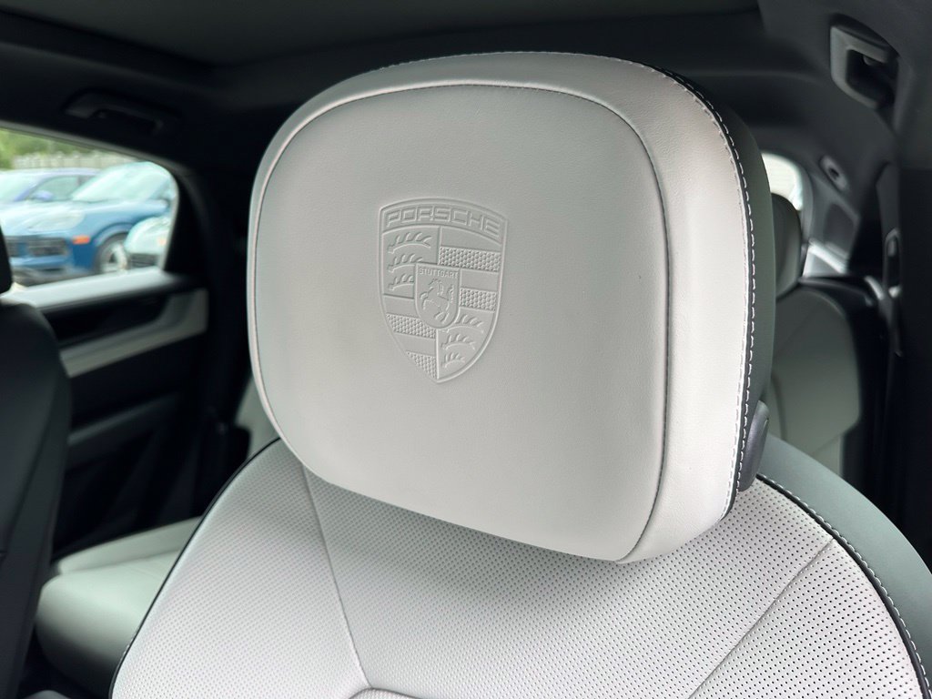 Used 2026 Porsche Cayenne S AWD/4WD image 23