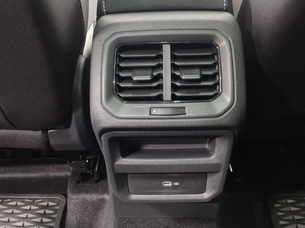 New 2025 Volkswagen Taos SE image 35