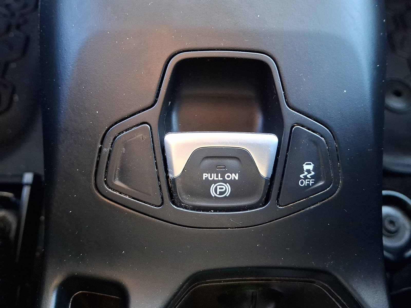 Used 2020 Jeep Renegade Latitude w/ Cold Weather Group AWD/4WD image 24