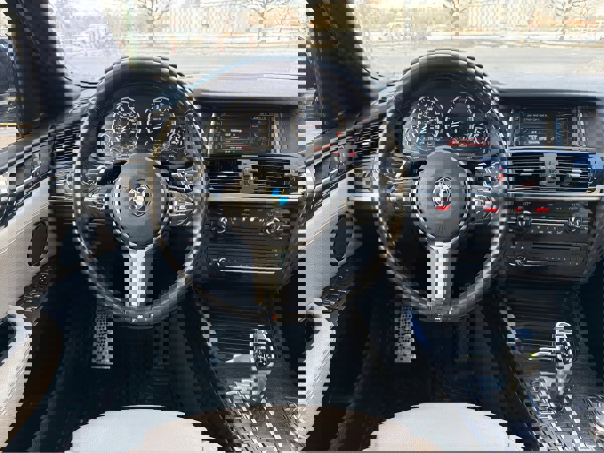 Used 2017 BMW X4 M40i image 16