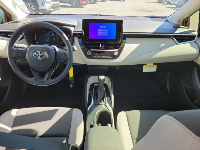 Used 2026 Toyota Corolla LE image 2