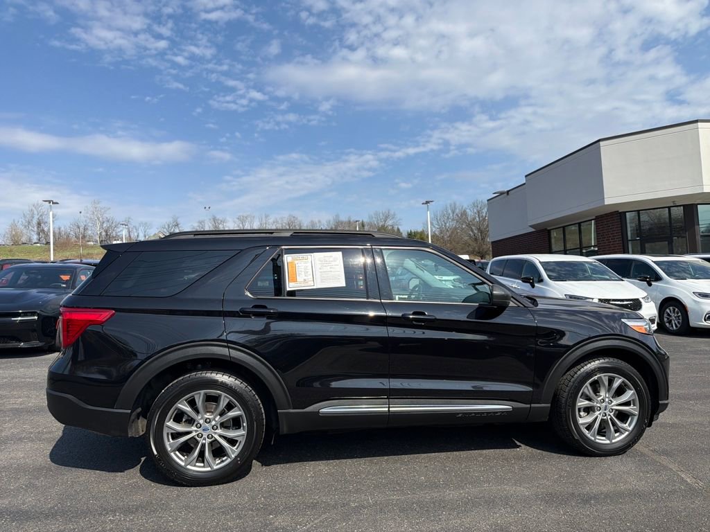 Used 2023 Ford Explorer XLT w/ Equipment Group 202A image 8