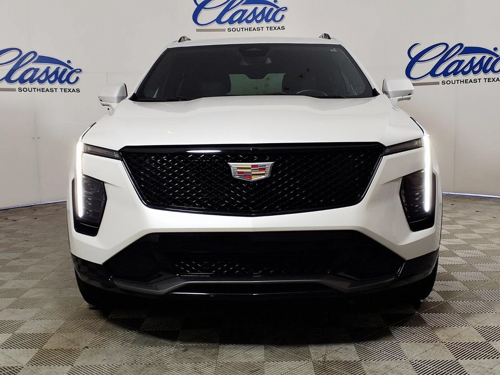 Used 2025 Cadillac XT4 Sport FWD image 3